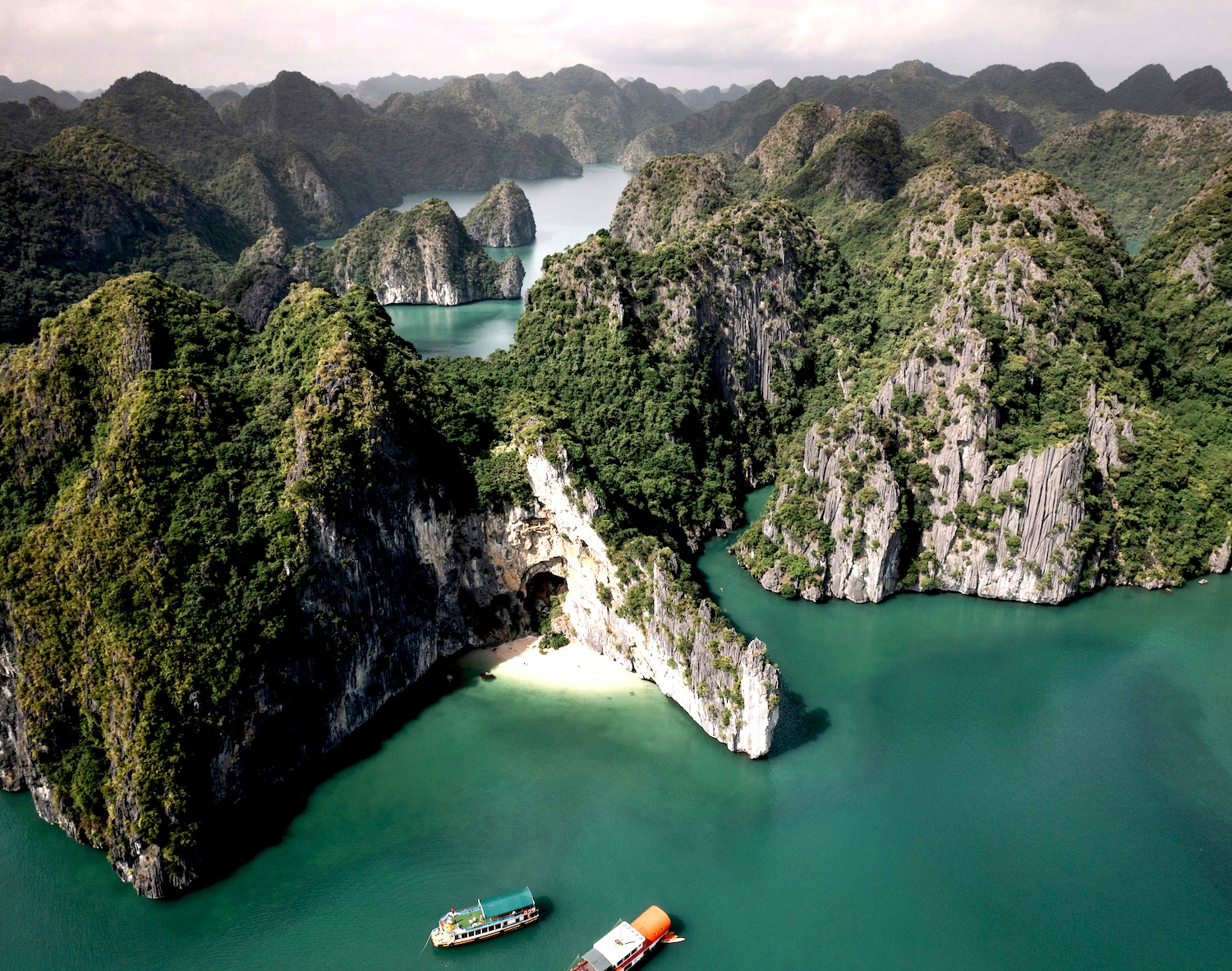 Hạ Long Bay | Vietnam | Swift Travel