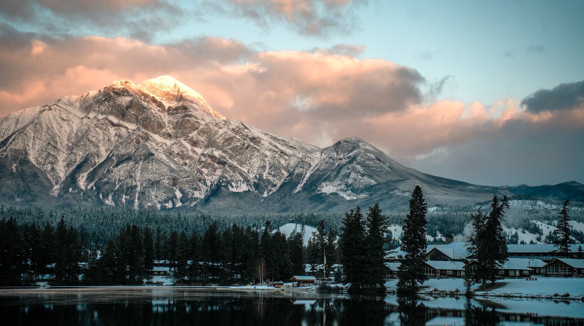 Fairmont Jasper Park Lodge | Jasper National Park | Swift Travel