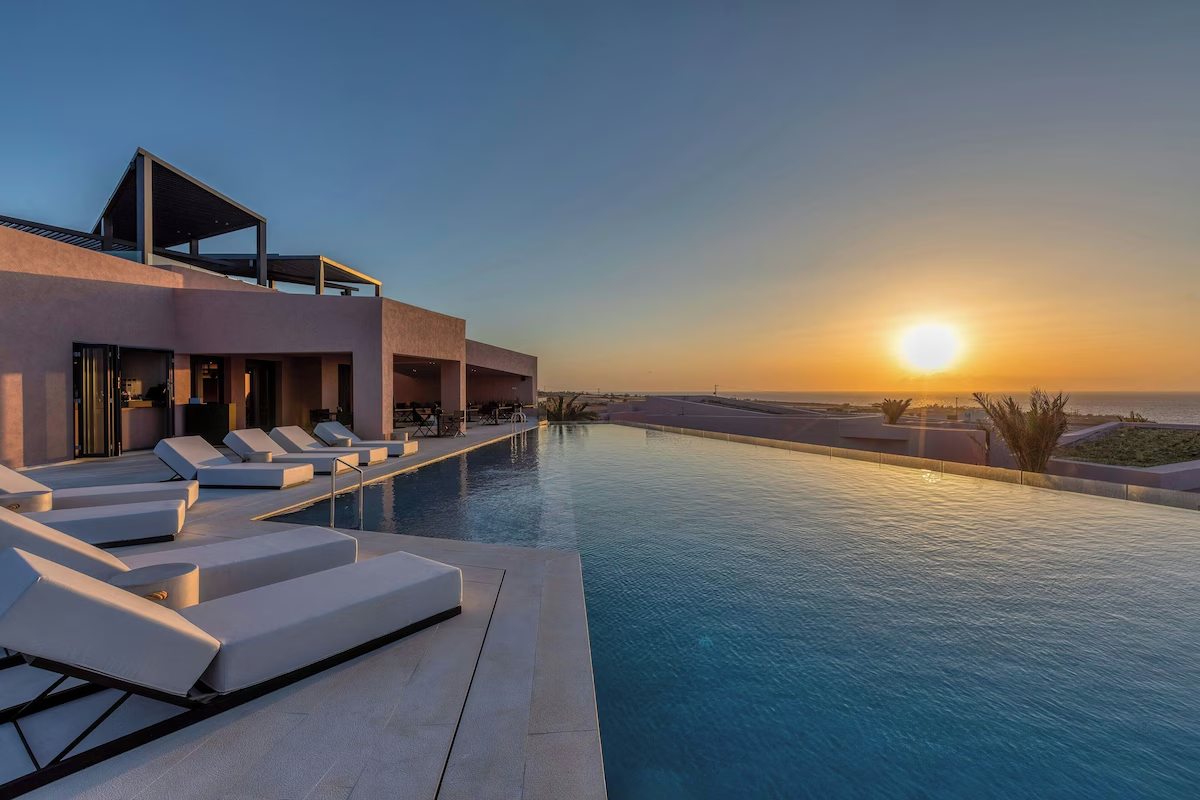 Domes Novos Santorini