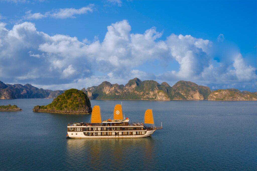 Peony Cruise Halong Bay | Vietnam | Swift Travel